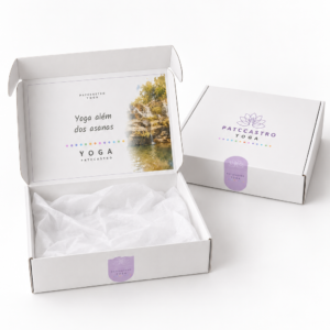 Kit Vivência Patccastro Yoga com livro, ecobag, vela, incenso, marcador, máscara e caixa presenteável